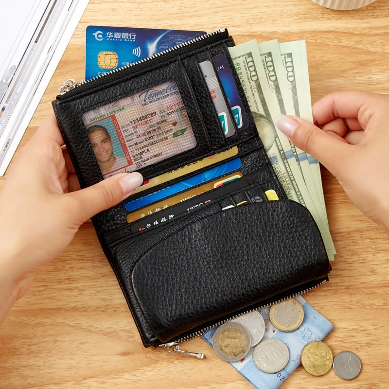 Pebble Leather RFID Safe Wallet